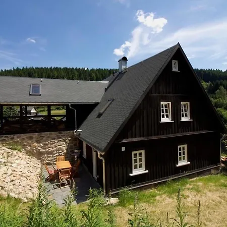 Apartment In Mit Terrasse, Grill Und Garten Klingenthal